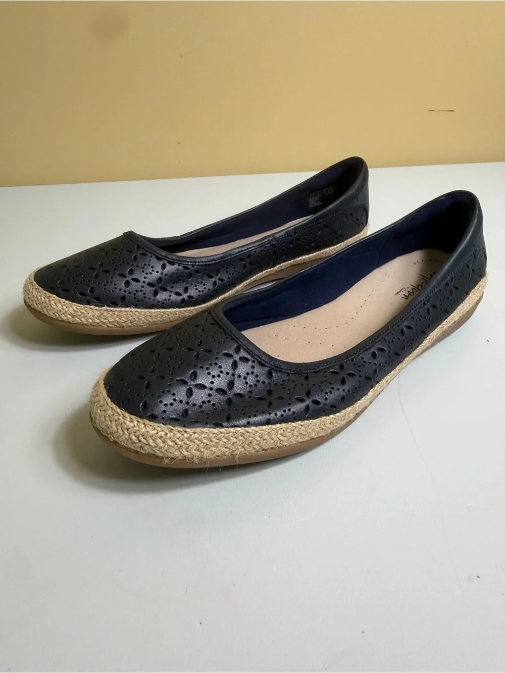 Nwot isClarks Collection Danelly Adira Navy Leather Espadrille Flats - Size 9.5